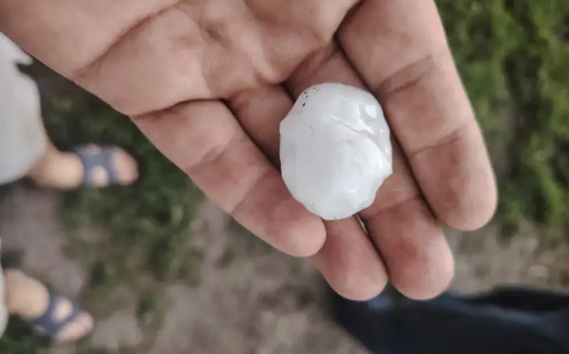 Град диаметром до 3 см выпал в СКО