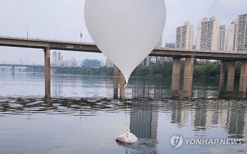 朝鲜又向韩国空投300多个垃圾气球