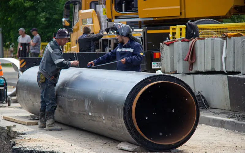 канализационный коллектор