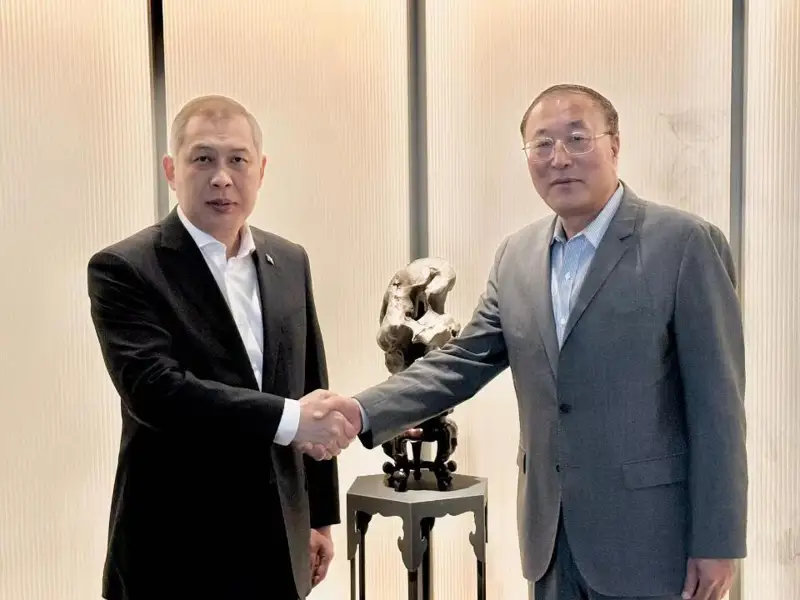 哈萨克斯坦驻华大使会见博鳌亚洲论坛秘书长