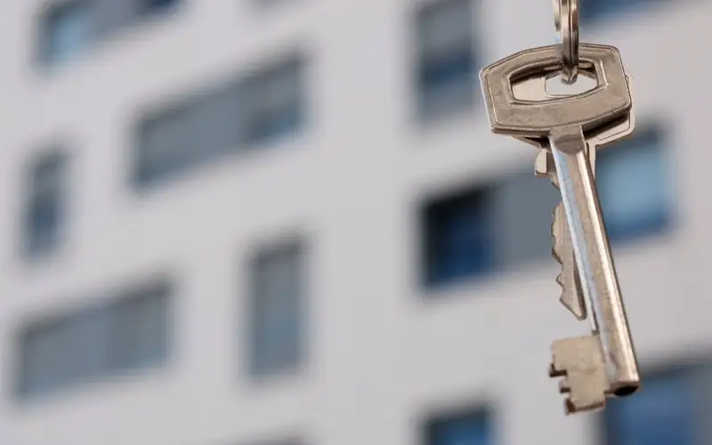 Пенсионеры получили квартиру в городе, потеряв жилье после паводков в Костанайской области