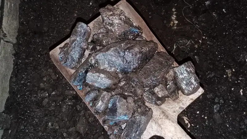 Уголь Көмір