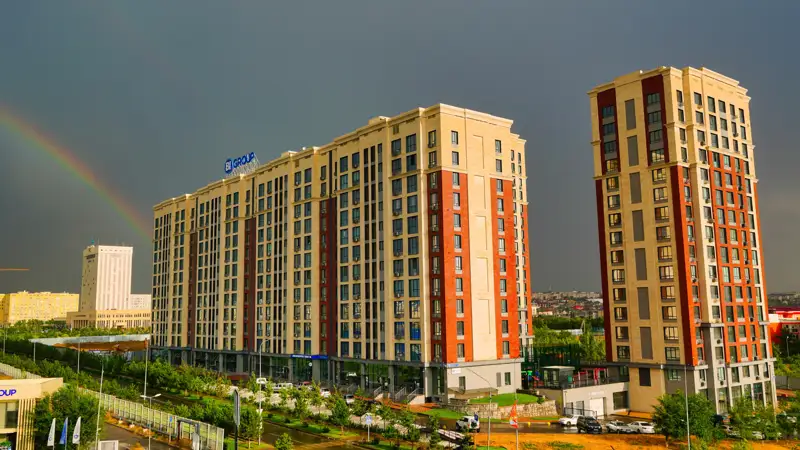 Жилье квартиры многоэтажные дома Тұрғын үй пәтерлер көп қабатты үйлер