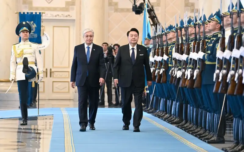 Касым-Жомарт Токаев встретил Юн Сок Ёля в Акорде