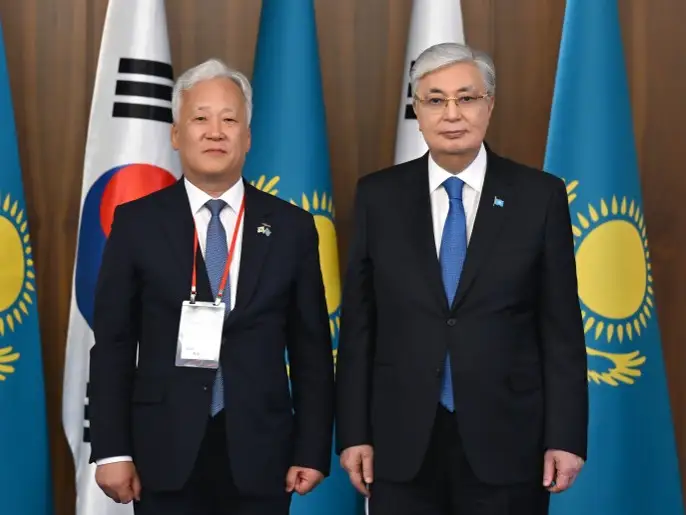 托卡耶夫总统会见韩国地质勘探和矿产资源研究院院长