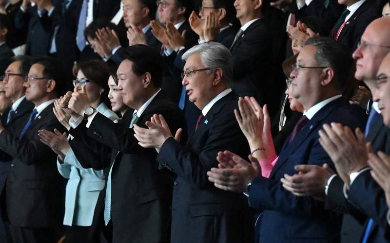 托卡耶夫与尹锡悦共赏两国艺术盛宴 托卡耶夫与尹锡悦共赏两国艺术盛宴