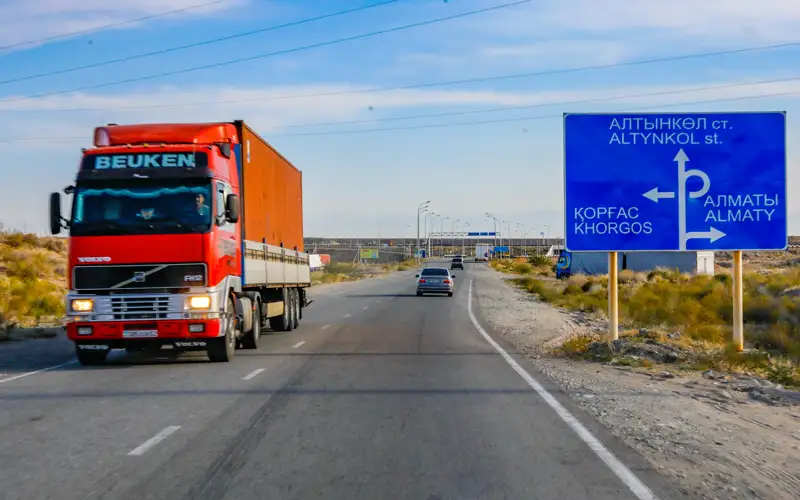Большегрузам запретят перевозку по автодорогам Казахстана