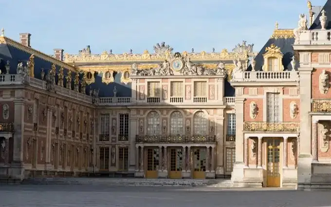 Версаль саройи