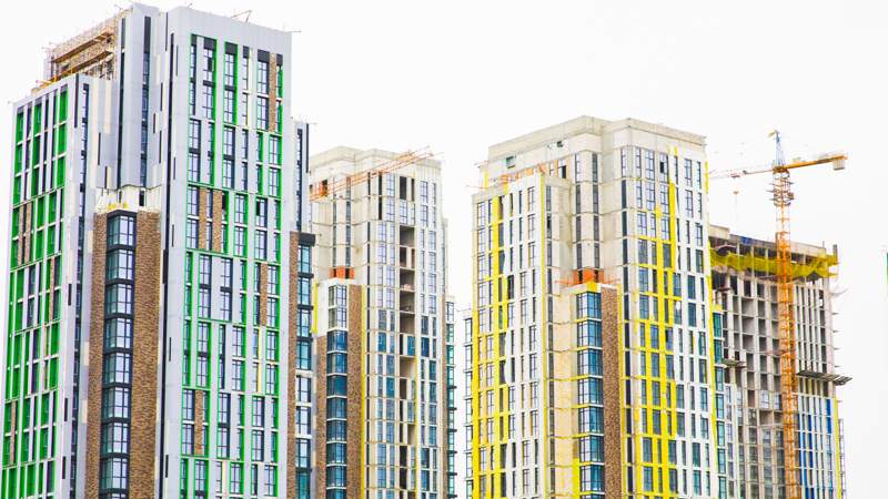 Құрылыс крандары, құрылыс көпқабатты үйлер Строительные краны, строительство Құрылыс крандары, құрылыс многоэтажки көпқабатты үйлер