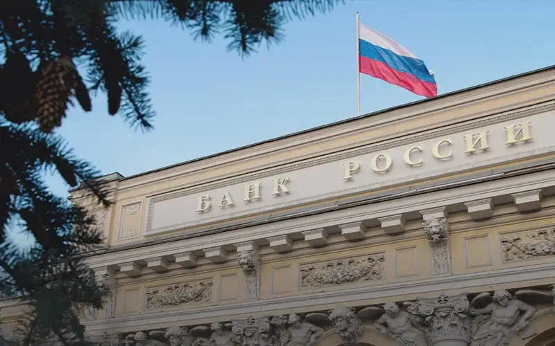 Санкции против Мосбиржи: что творится с рублем в России