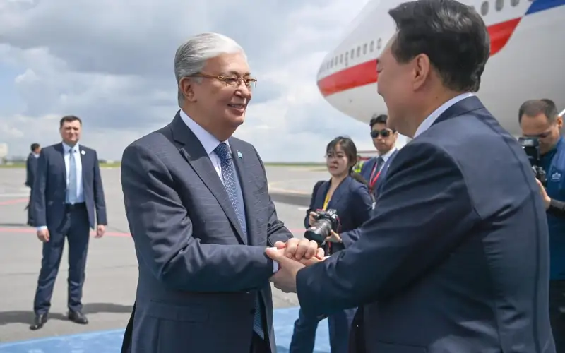 Глава государства лично проводил Президента Кореи в столичном аэропорту