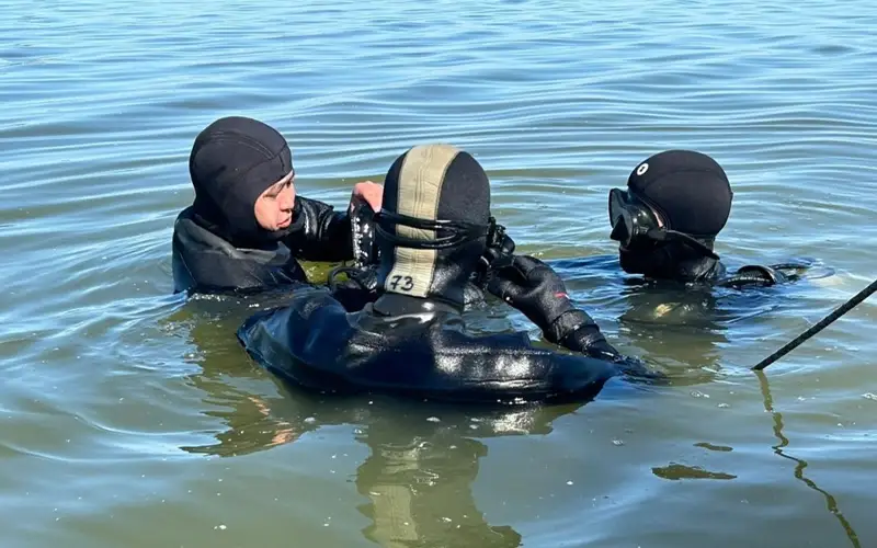 спасатели, водолазы