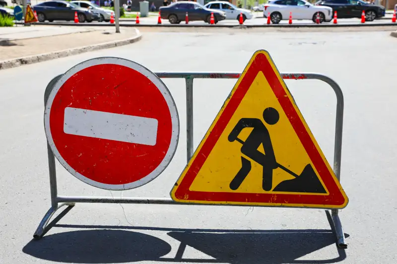 Ремонт дорог  дорожные знаки Жол жөндеу жол белгілері