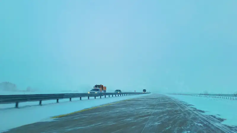 зима метель закрытие трассы қыс боран жол жабылуы