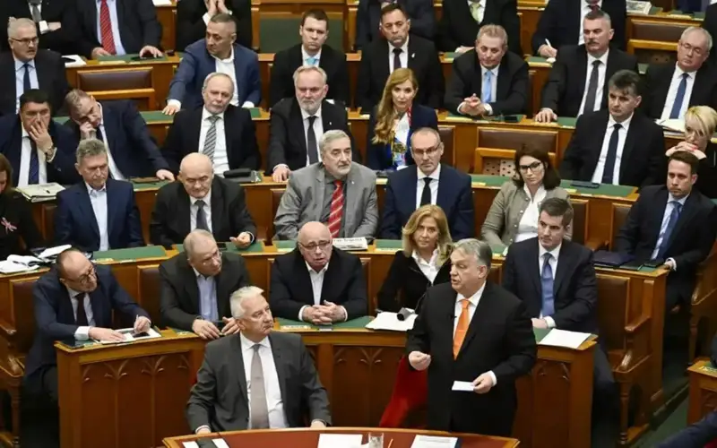 Венгрия парламенти