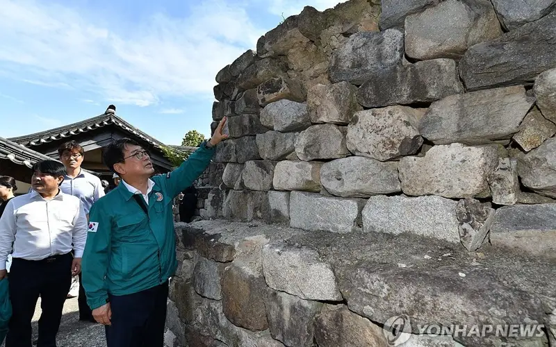 277 cases of facility damage reported after quake in S. Korean Buan