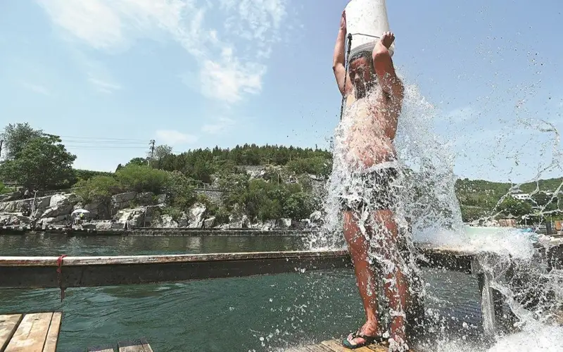 Китай накрыла аномальная жара