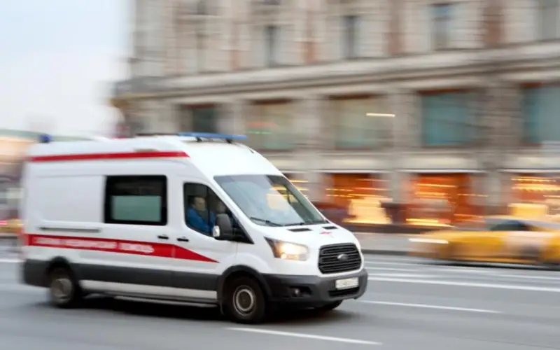 Более 10 человек отравились заказанными через доставку продуктами в Москве