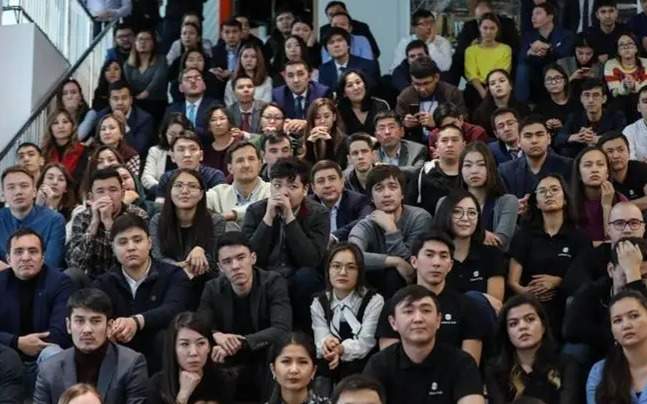 студенты, молодежь 