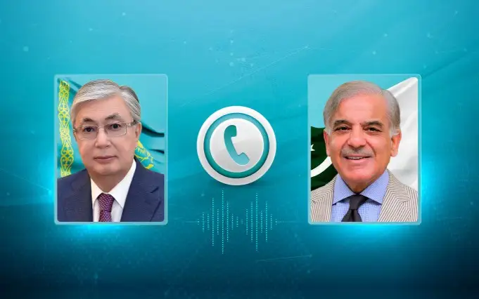 Президент Казахстана поговорил по телефону с Премьером Пакистана