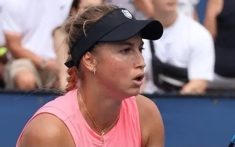 Юлия Путинцева выиграла свой первый матч на травяном турнире в Бирмингеме