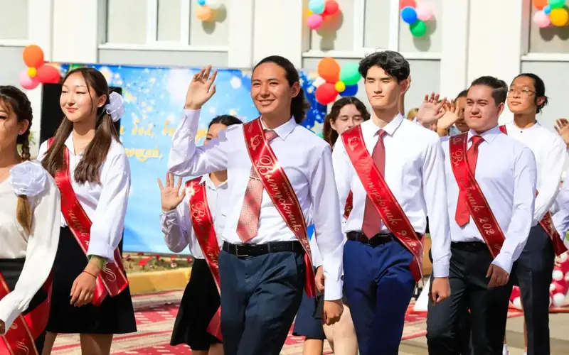 Битирувчилар