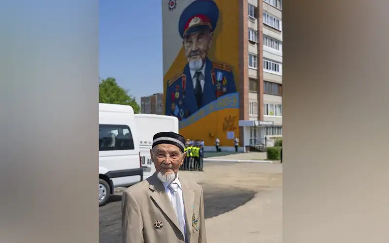 Вековой юбилей: мурал с изображением ветерана ВОВ открыли в ВКО