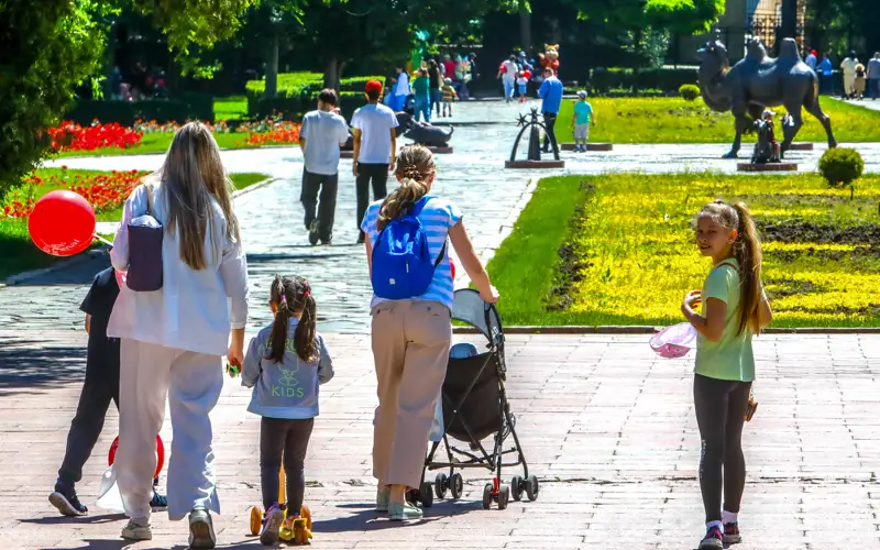 den zaşıty deteı, detı, park, prazdnık, halyqaralyq balalardy qorǵaý kúni, saıabaq, meıram