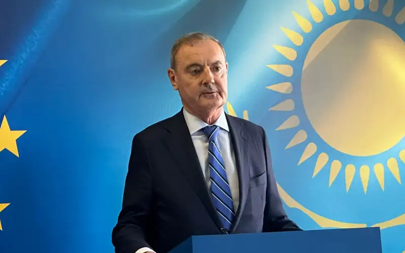 специальный посланник ЕС по санкциям Дэвид О'Салливан