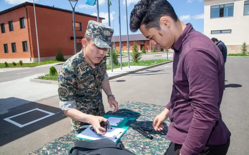 Авиабазу Национальной гвардии МВД РК показали журналистам  