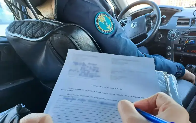 Atyraýda 9 mln teńge aıyppulyn tólemeı júrgen júrgizýshi ustaldy 