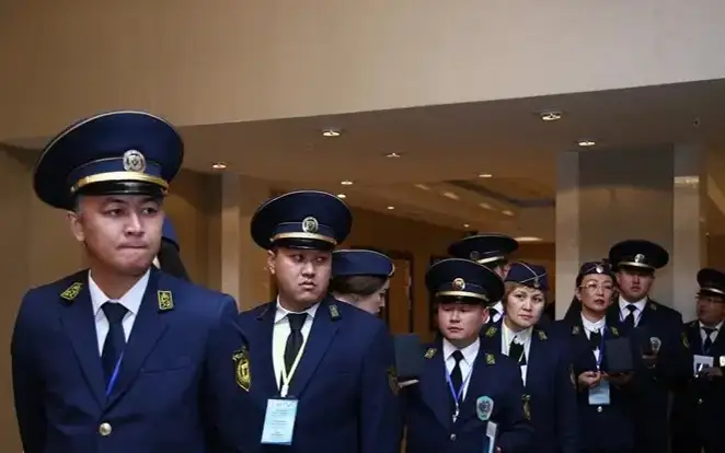 судебные исполнители