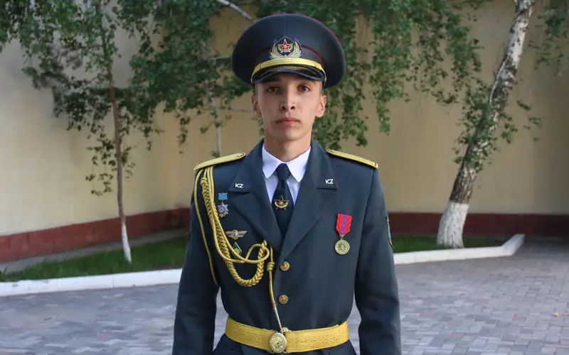 Гвардеец получил награду от Президента за спасение жизни во время паводка