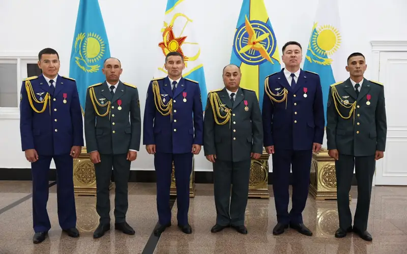 Военнослужащие РК получили награды за участие в противопаводковых мероприятиях