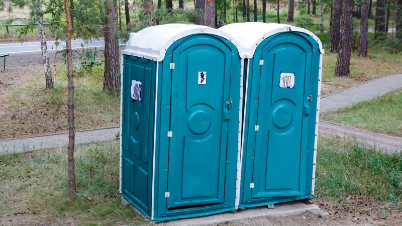 общественный туалет қоғамдық дәретхана