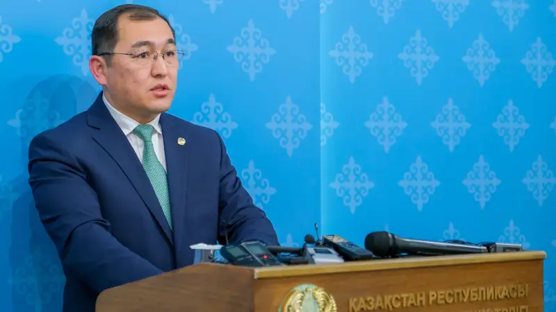 Qazaqstan Respýblıkasy Syrtqy ister mınıstrligi Baılanys departamentiniń dırektory