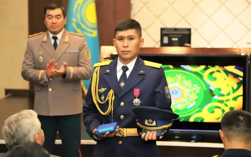 Орден «Айбын» получил спасатель из СКО 