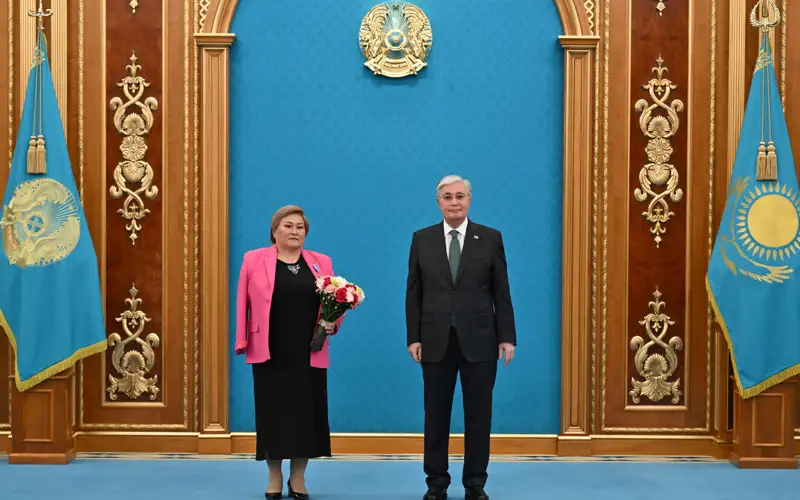 Президент и Алия Досмуханова