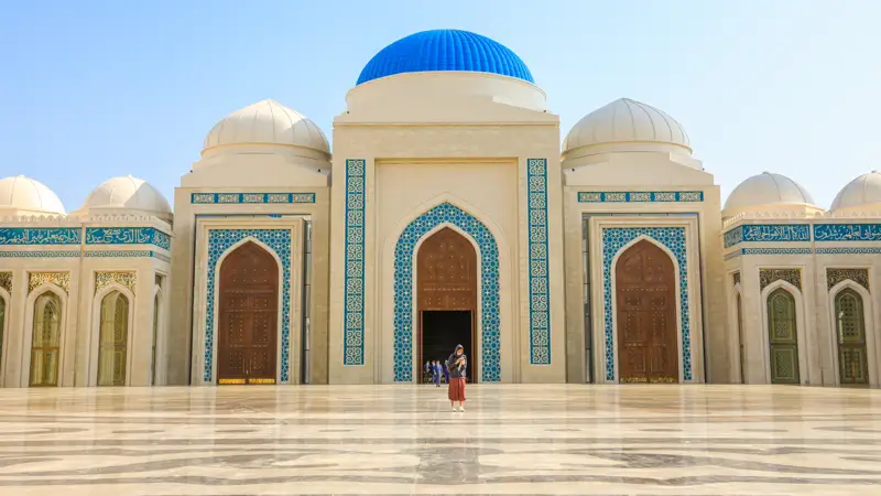 Центральная мечеть города Астаны Астана қаласының бас мешіті