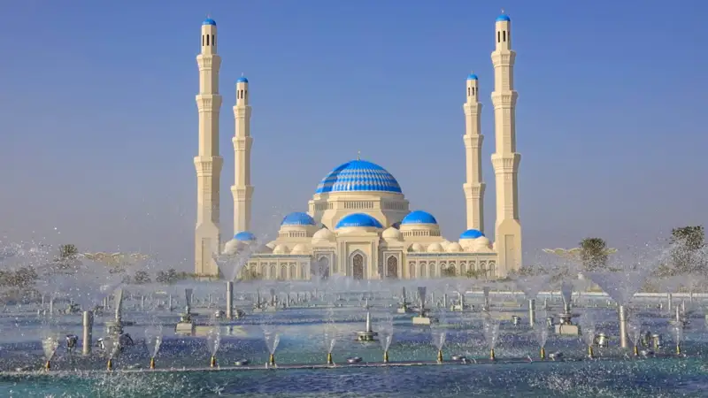 Центральная мечеть города Астаны Астана қаласының бас мешіті