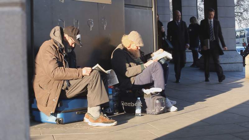 В Великобритании инфляция падает, но кризис нарастает В Великобритании инфляция падает, но кризис нарастает