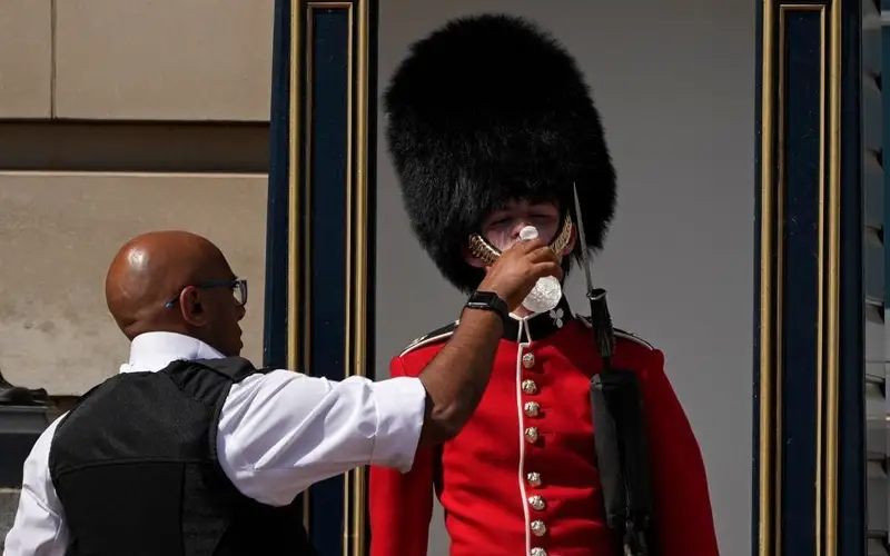 Англию настигла жара