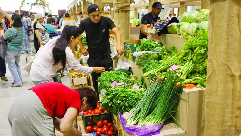 Продукты питания рынок фрукты овощи Азық-түлік нарық жемістер көкөністер