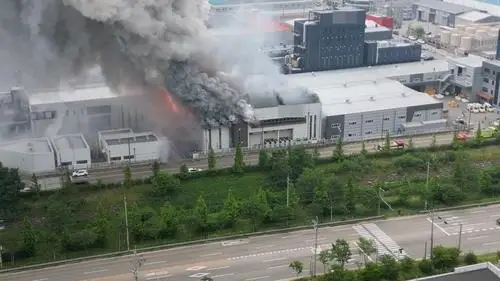 Fire engulfs lithium battery plant in S Korea
