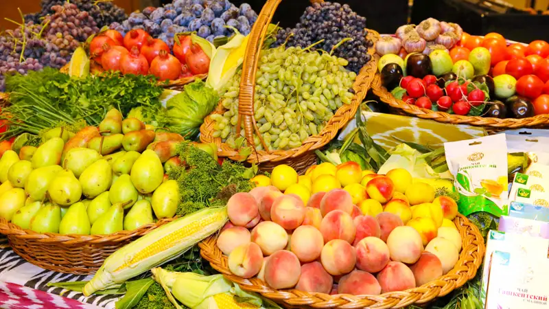 Фрукты персики Жеміс шабдалы