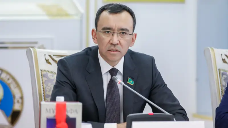Маулен Ашимбаев