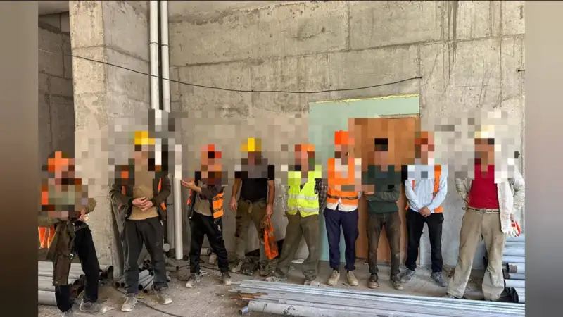Almatyda sheteldikterdi zańsyz jumysqa alǵan 65 qazaqstandyqqa aıyppul salyndy