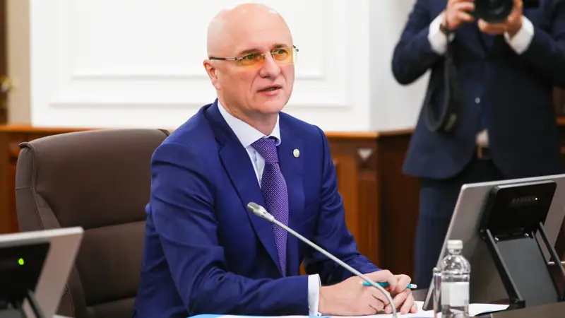 Роман Скляр