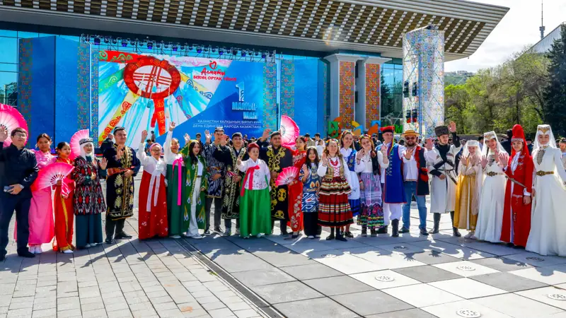 国家统计局发布：哈国境内人口最多的15个民族
