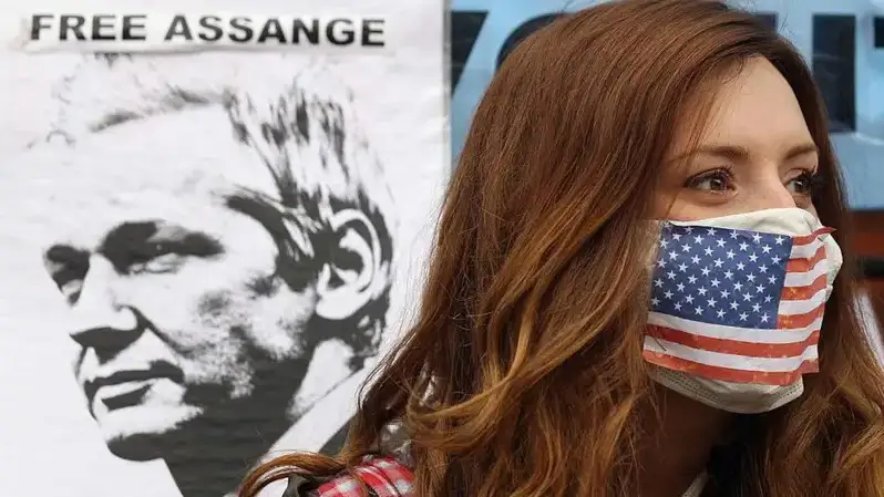 Ассанж